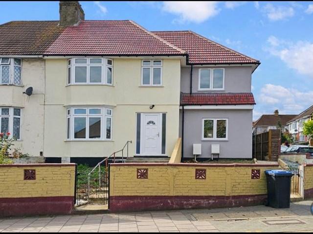 Ealing Road, Wembley, HA0 4 bed terraced house to rent £5,000 pcm £1,154 pw