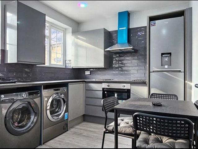 Ealing Road, Wembley, HA0 4 bed flat to rent £3,200 pcm £738 pw