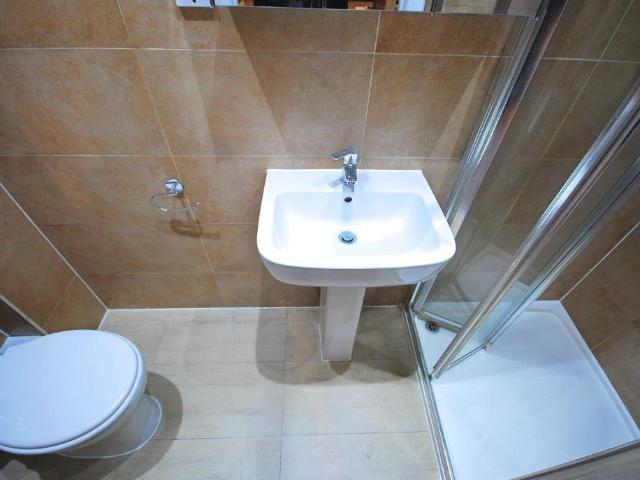 EALING ROAD FLAT 2 bed flat to rent £2,450 pcm £565 pw