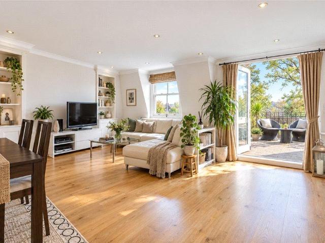 Eardley Crescent, Earls Court. 2 bed apartment to rent £3,500 pcm £808 pw
