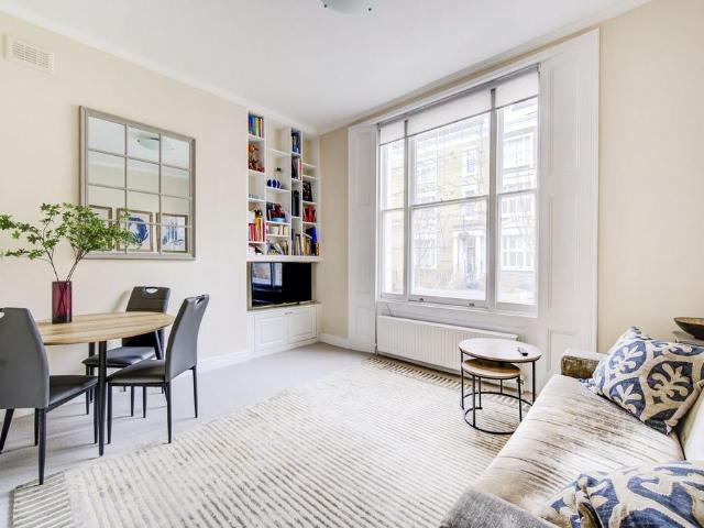 Eardley Crescent, Earls Court. 2 bed flat to rent £5,417 pcm £1,250 pw
