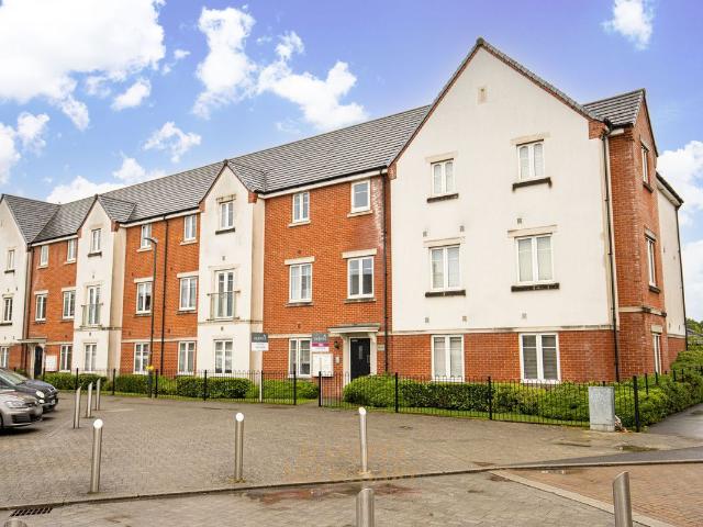 Earhart House, Cornwell Avenue RH10, 2 bed flat to rent, £1,500 pcm | PrimeLocation