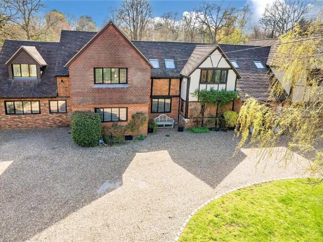 Earleydene, Ascot, Berkshire, SL5 6 bed detached house to rent £19,000 pcm £4,385 pw