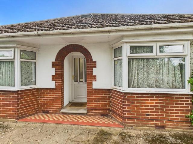Earlham Green Lane 6 bed bungalow to rent £4,056 pcm £936 pw