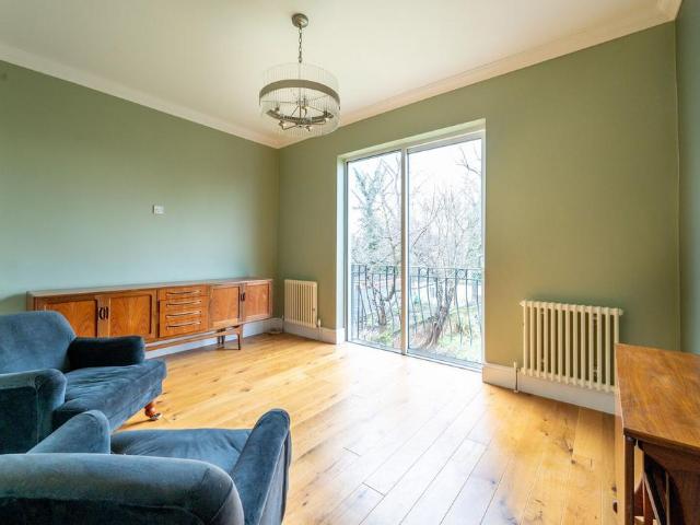 Earlham Grove, Forest Gate, London, E7 1 bed flat to rent £1,600 pcm £369 pw