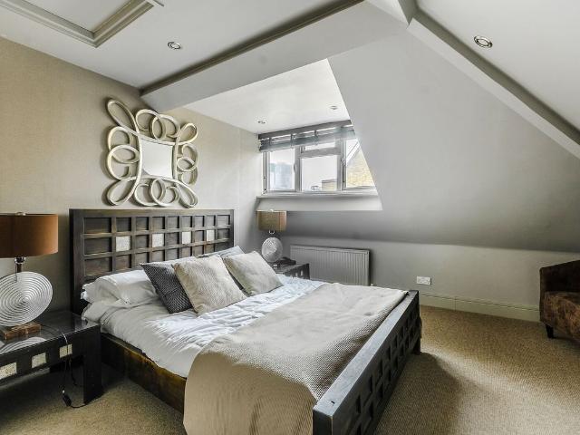 Earls Court, London SW5, 2 bed flat to rent, £4,767 pcm | PrimeLocation