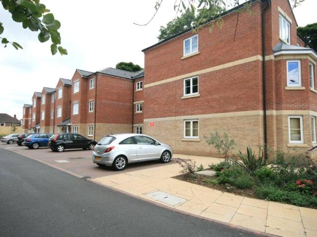 Earls Court, Norton 2 bed flat to rent £675 pcm £156 pw