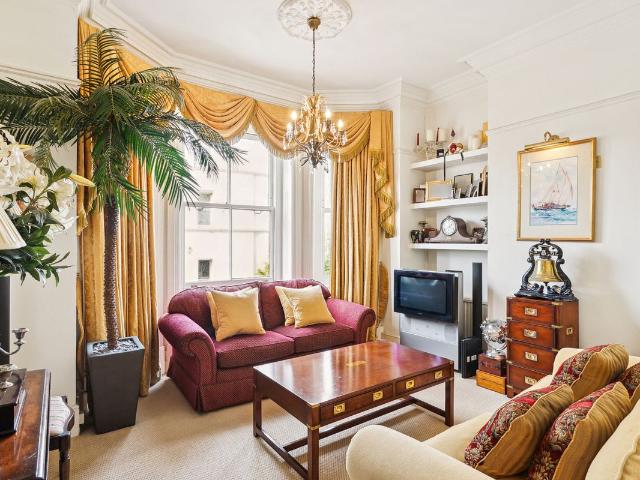 Earls Court Square, Earls Court SW5, 2 bed flat to rent, £3,250 pcm | PrimeLocation