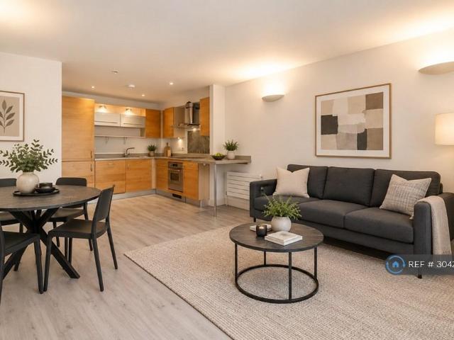 Earl's Court Square, London, SW5 1 bed flat to rent £2,900 pcm £669 pw