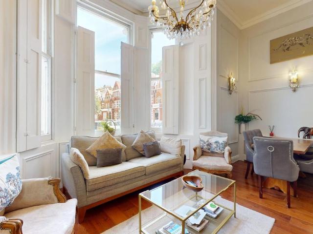 Earls Court Square, London SW5, 2 bed flat to rent, £5,000 pcm | PrimeLocation