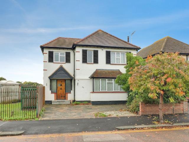 Earls Hall Avenue, Southend On Sea SS2, 5 bed detached house to rent, £2,750 pcm | PrimeLocation