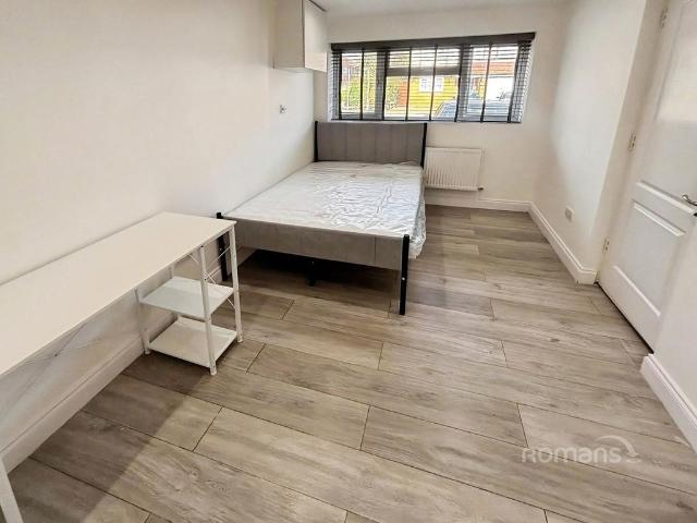 Earls Lane, Slough, SL1 1 bed in a house share to rent £800 pcm £185 pw