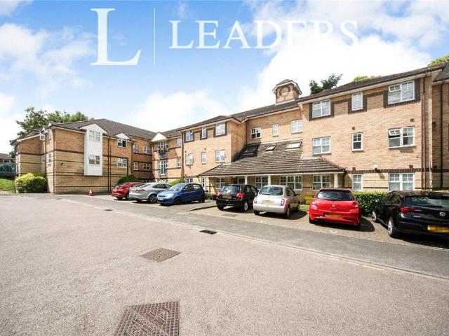Earls Meade, Luton, LU2 2 bed flat to rent £1,300 pcm £300 pw
