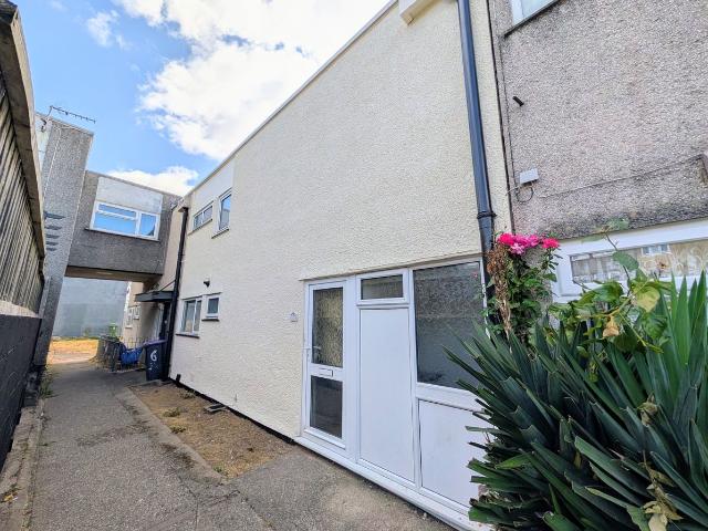Earls Mede, Greenmeadow, Cwmbran NP44, 3 bed terraced house to rent, £1,100 pcm | PrimeLocation