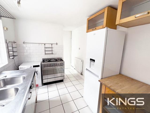 Earls Road, Southampton SO14, 2 bed terraced house to rent, £1,300 pcm | PrimeLocation