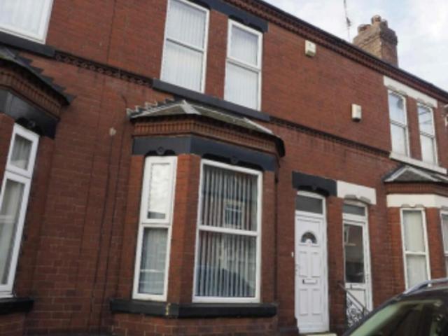 Earlsmere Avenue, Balby, DN4 0QD 3 bed terraced house to rent £850 pcm £196 pw