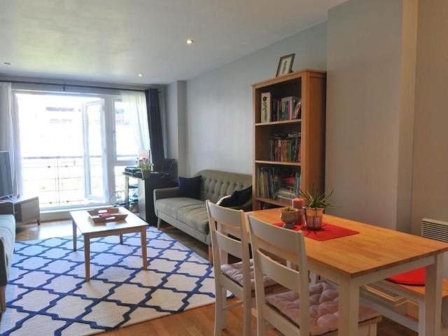 Earlsfield House, Kingston, Kingston Upon Thames KT2, 2 bed flat to rent, £2,500 pcm | PrimeLocation