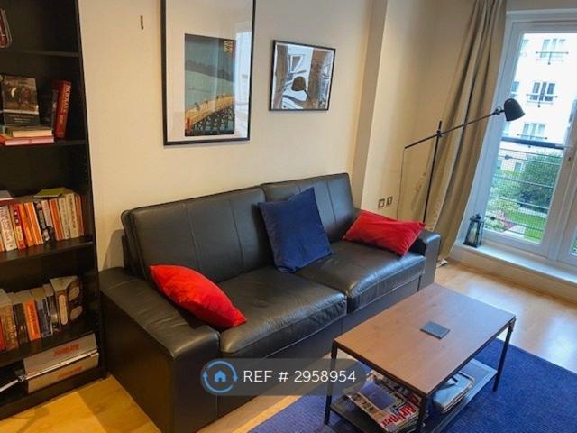Earlsfield House, Kingston Upon Thames KT2, 1 bed flat to rent, £1,750 pcm | PrimeLocation