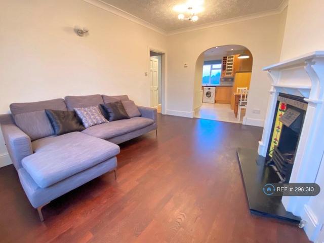 Earlsfield, London, SW18 1 bed flat to rent £1,550 pcm £358 pw