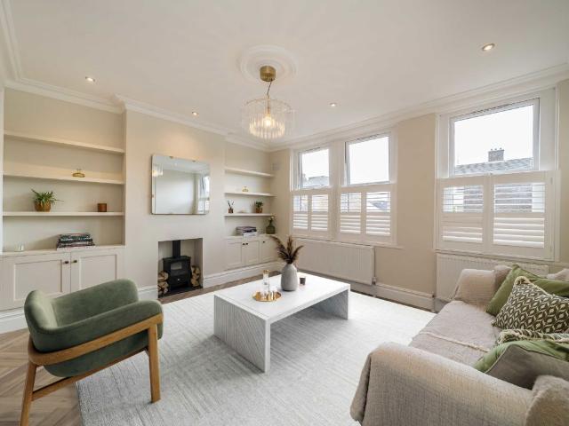 Earlsfield Road, Wandsworth SW18, 3 bed flat to rent, £4,200 pcm | PrimeLocation