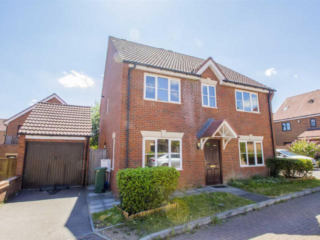 Earlshall Place, Westcroft MK4, 4 bed detached house to rent, £2,300 pcm | PrimeLocation