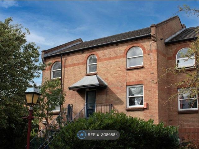 Earlston Grove, London E9, 2 bed maisonette to rent, £2,500 pcm | PrimeLocation