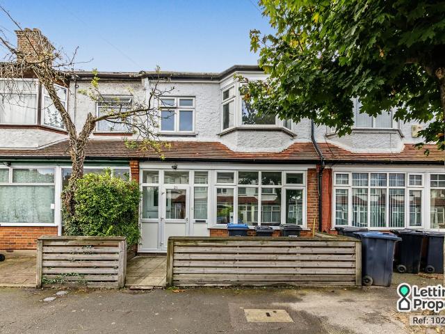 Earlswood Avenue, Thornton Heath, Surrey CR7, 3 bed terraced house to rent, £2,000 pcm | PrimeLocation