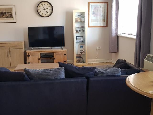 Earlsworth Road, Ashford TN24, 2 bed flat to rent, £1,100 pcm | PrimeLocation