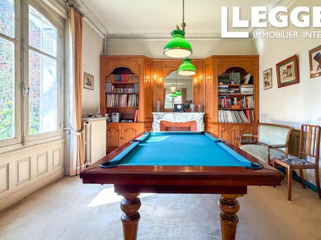 Early XXth century townhouse with garden and swimming pool in the heart of the Périgord Noir
