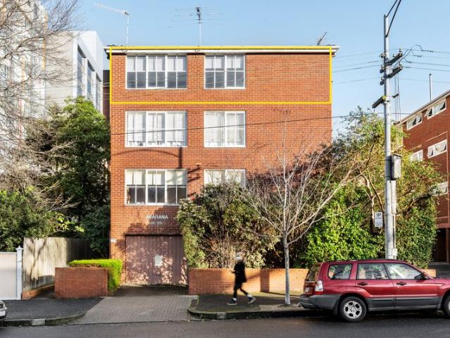 East Melbourne's Perfect Entry