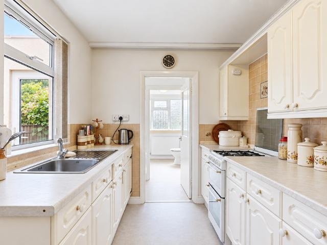 East Avenue, Cowley, Oxford OX4, 3 bed terraced house to rent, £2,200 pcm | PrimeLocation