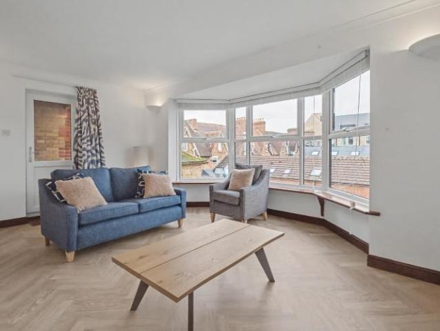 East Avenue, Oxford 3 bed apartment to rent £2,400 pcm £554 pw