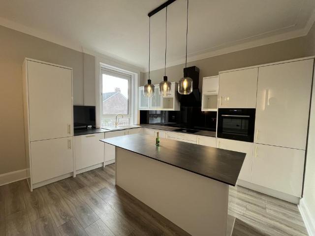 East Academy Street, Wishaw, ML2 3 bed apartment to rent £1,200 pcm £277 pw