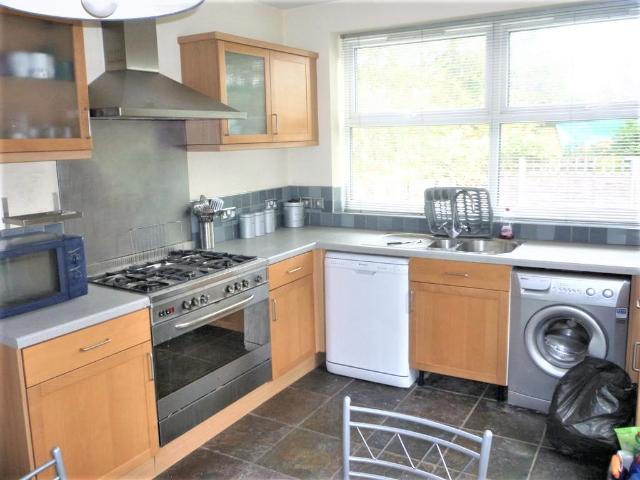 East Barnet Road, Barnet EN4, 2 bed flat to rent, £1,750 pcm | PrimeLocation