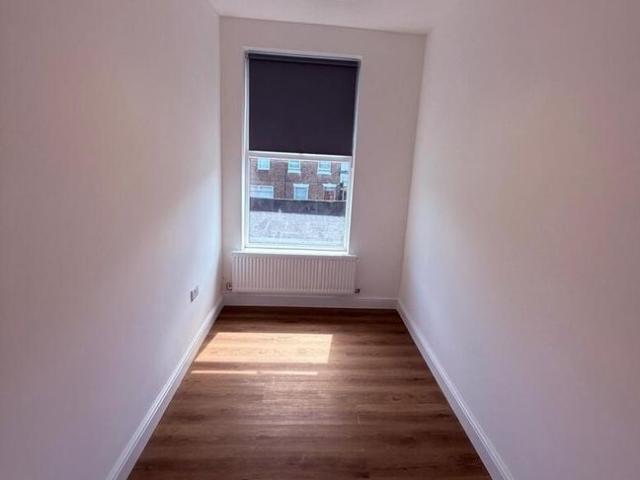 East Barnet Road, Barnet EN4, 4 bed flat to rent, £2,300 pcm | PrimeLocation