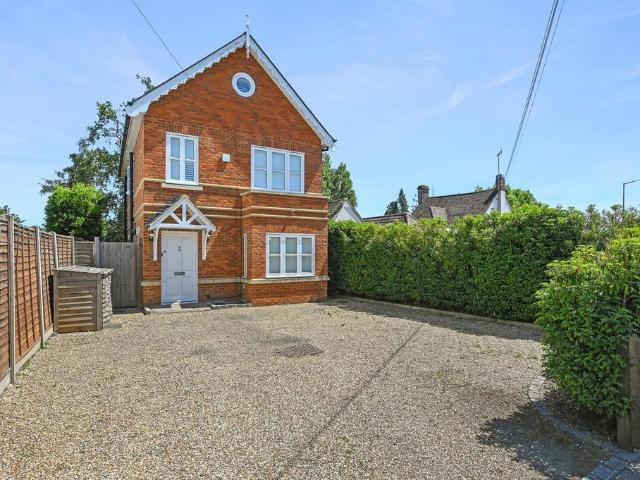 East Common, Gerrards Cross, SL9 4 bed detached house to rent £4,000 pcm £923 pw