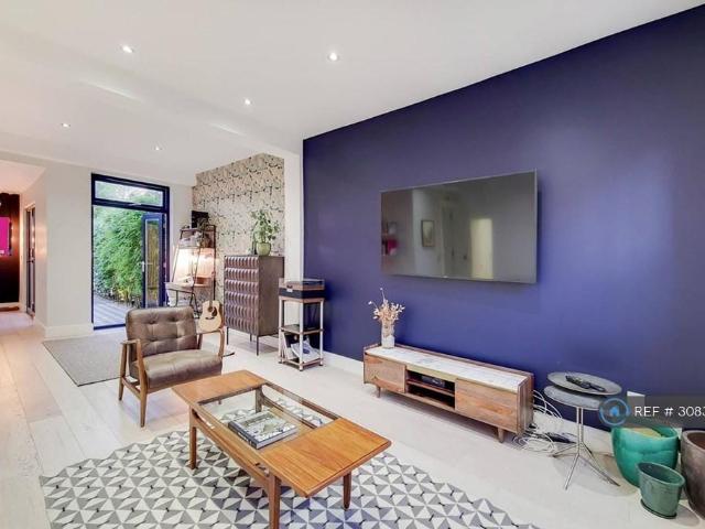 East Dulwich, London, SE22 2 bed flat to rent £2,900 pcm £669 pw