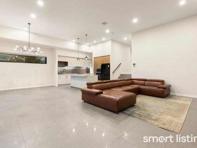 East Doncaster Secondary College & Milgate Primary Zone | Contemporary 45SQ Family Entertainer
