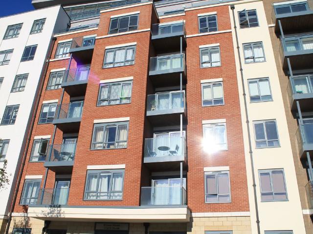 East Drive, London NW9, 2 bed flat to rent, £2,000 pcm | PrimeLocation