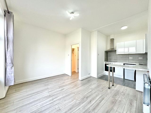 East End Road, London N2, 1 bed flat to rent, £1,500 pcm | PrimeLocation
