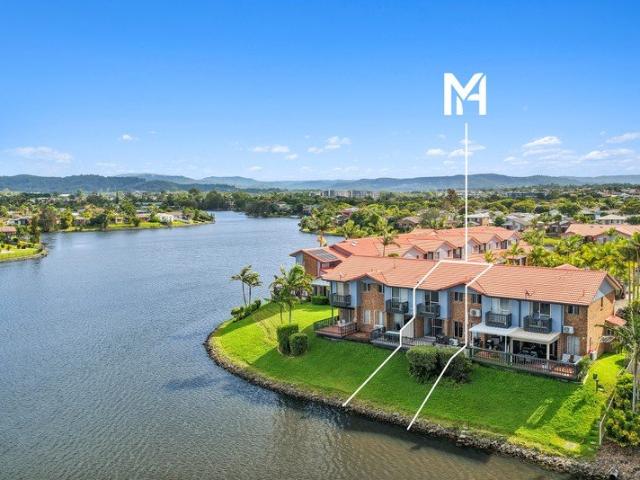 East Facing Townhouse with 180° Lake Views!