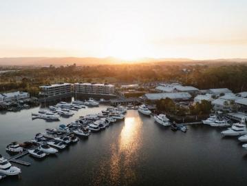 East Facing Waterfront 3 Bed Apartment