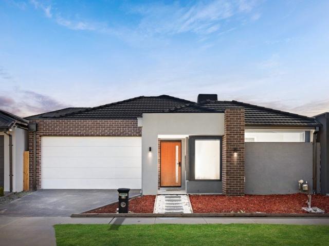 East Facing Brick House Refined 4 Bedroom Family Home in Rockbank!