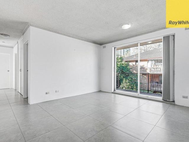 EAST FACING FULL BRICK 2 BEDROOM UNIT IN PRIME LOCATION
