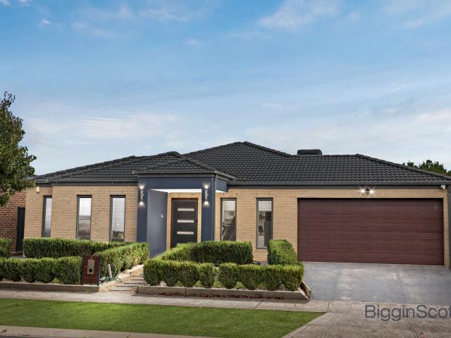 East Facing Home with Multiple Living Zones & a Beautiful Backyard – A Place to Call Home!
