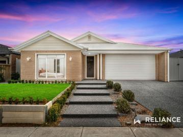 East Facing Spacious Family Living on a Rare 630sqm Approx. Block