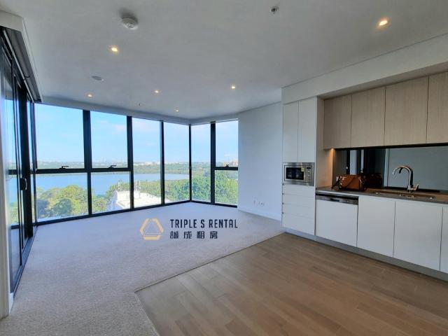 East Facing& Spacious& Near Everything
