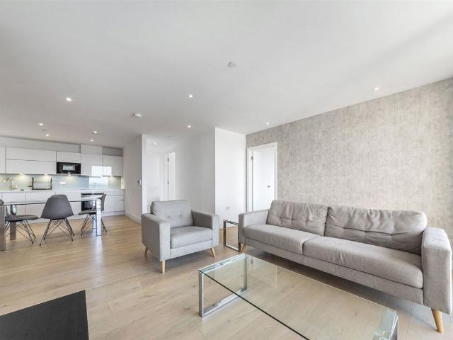 East Ferry Road, Canary Wharf E14, 3 bed flat to rent, £4,250 pcm | PrimeLocation