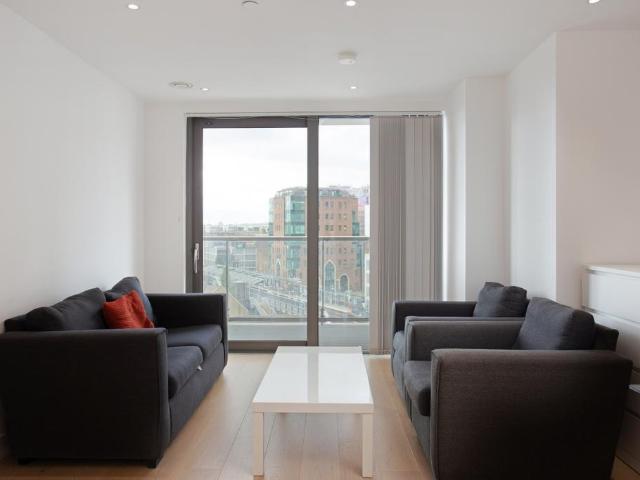 East Ferry Road, E14 1 bed apartment to rent £2,500 pcm £577 pw