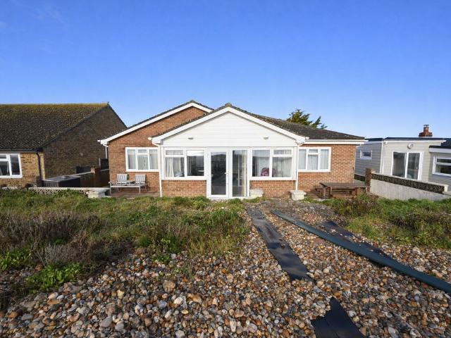 East Front Road, Bognor Regis PO21, 2 bed detached bungalow to rent, £1,850 pcm | PrimeLocation